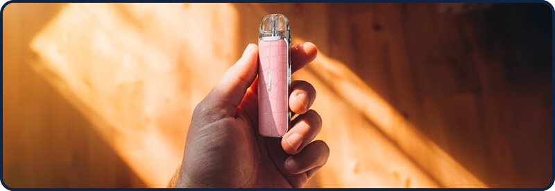 Le discret Vaporesso Luxe Q3 tenu en main