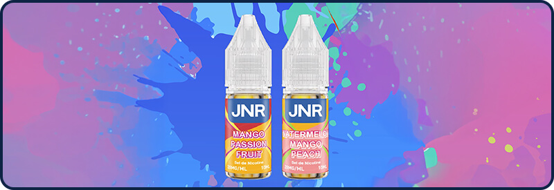 Deux flacons d'e-liquide JNR sont fournis dans le pack !