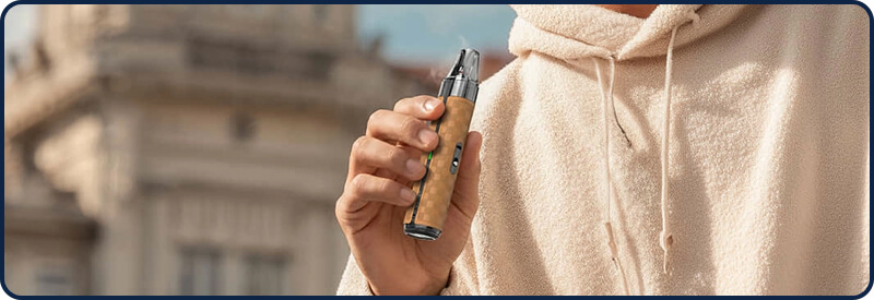 Le Vaporesso Vibe SE 2 tenu en main