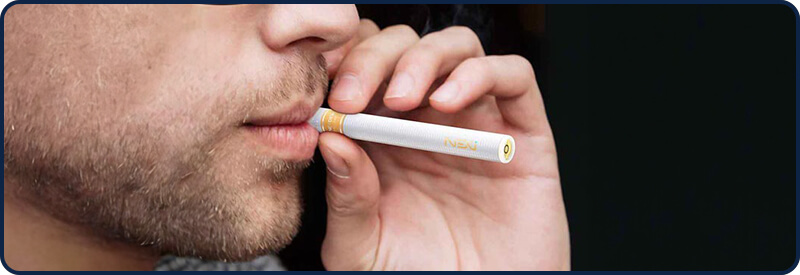 Une e-cig qui ressemble à une cigarette de tabac