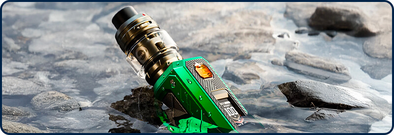 Armour Ultra Vaporesso immergé dans l'eau