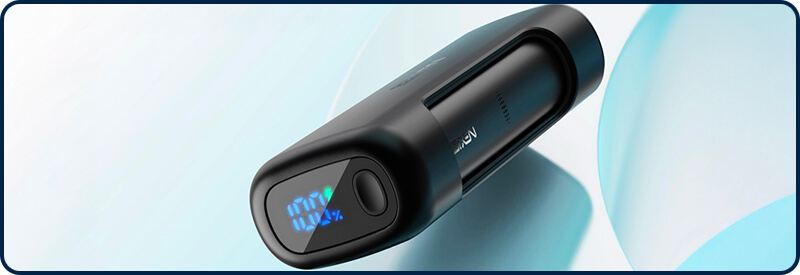 Un écran, sous le Powerbank, indique le niveau de charge disponible.